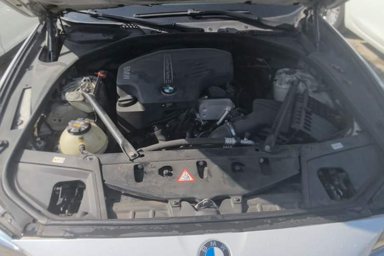 Used BMW 5 Series 2014 525Li Luxury Design Package Engine Bay