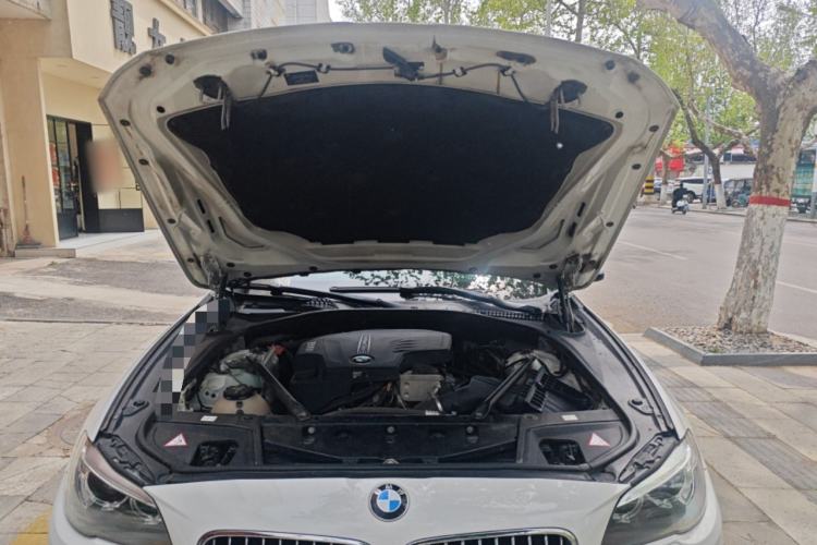 Used BMW 5 Series 2014 528Li Luxury Design Package Engine Bay
