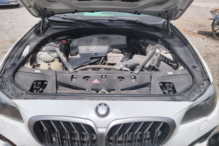 Used BMW 5 Series 2014 525Li Leading Model Engine Bay