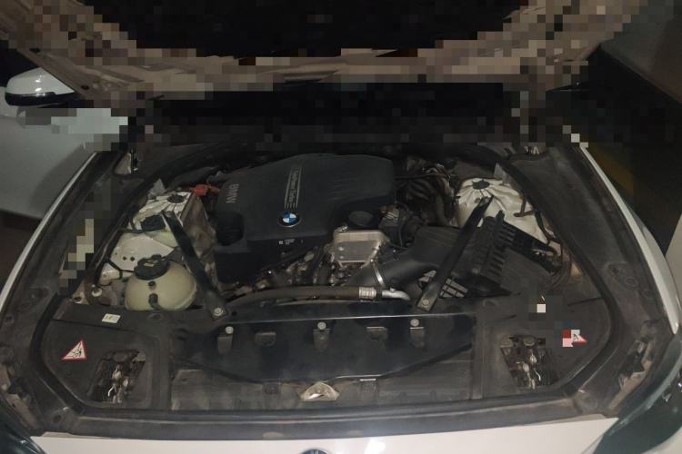 Used BMW 5 Series 2014 525Li Leading Model Engine Bay