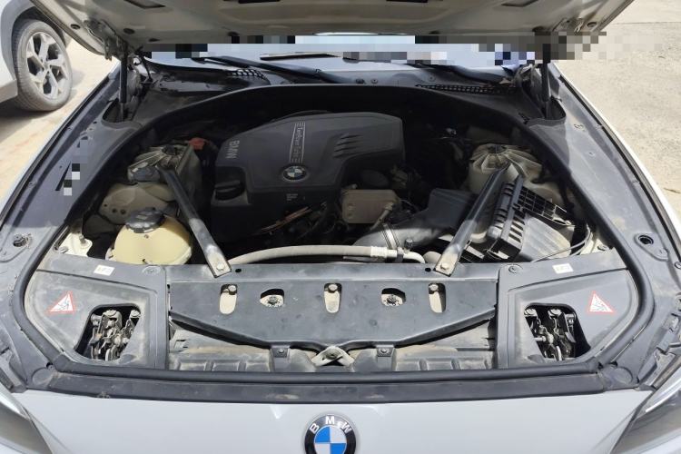 Used BMW 5 Series 2014 525Li Leading Model Engine Bay