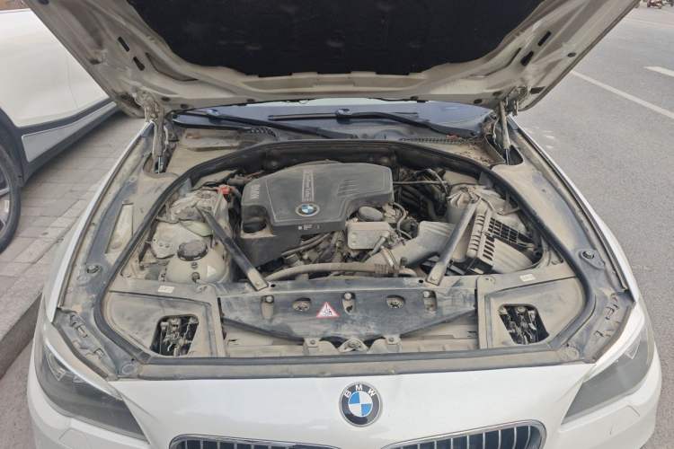 Used BMW 5 Series 2014 525Li Luxury Design Package Engine Bay