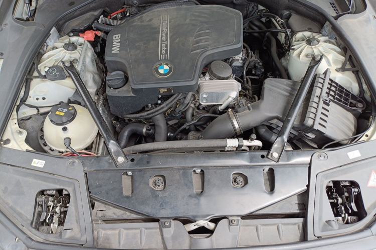 Used BMW 5 Series 2014 520Li Elegant Model Engine Bay