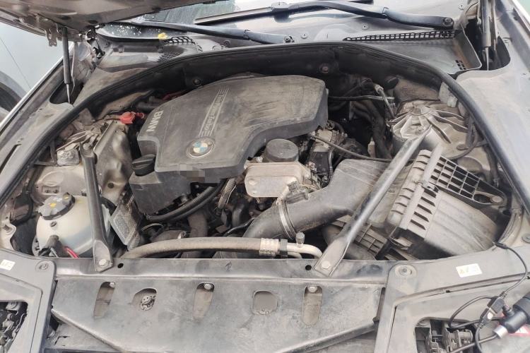 Used BMW 5 Series 2014 528Li xDrive Premium Edition Engine Bay