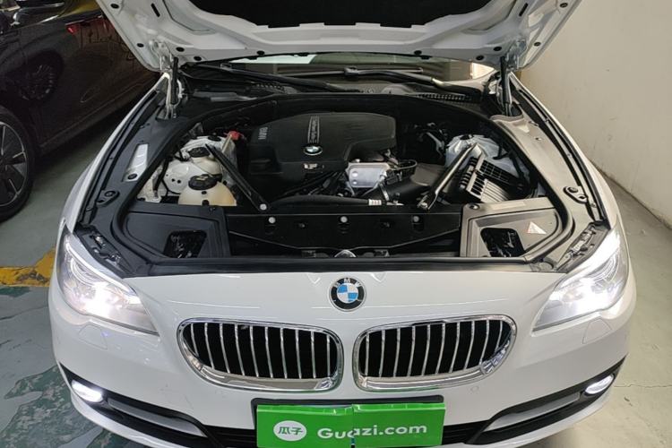 Used BMW 5 Series 2014 525Li Leading Model Engine Bay