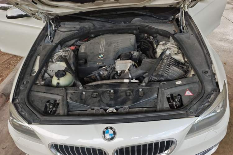 Used BMW 5 Series 2014 525Li Luxury Design Package Engine Bay