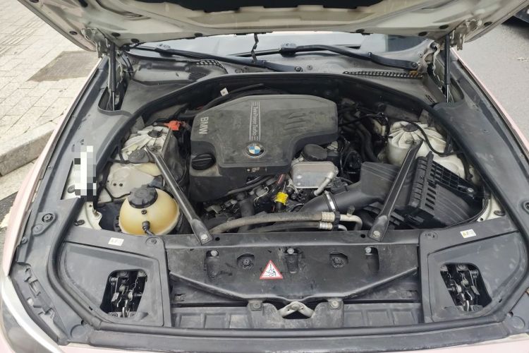 Used BMW 5 Series 2014 528Li Leading Model Engine Bay
