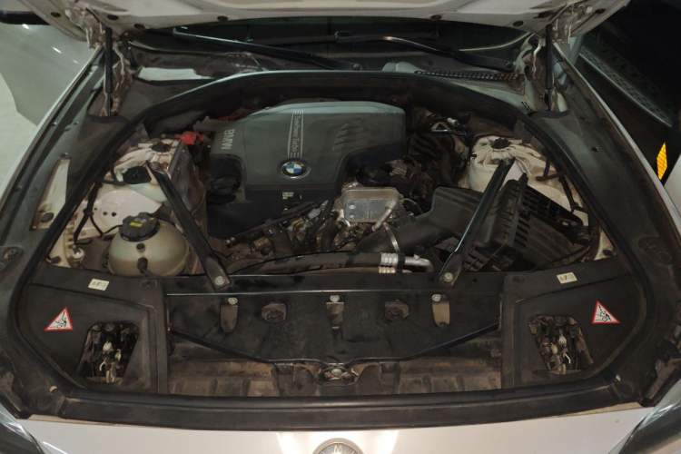 Used BMW 5 Series 2014 520Li Elegant Model Engine Bay