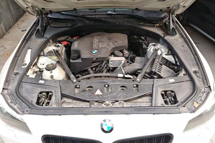 Used BMW 5 Series 2014 525Li Luxury Design Package Engine Bay