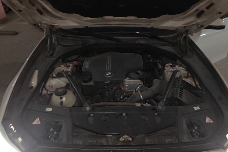 Used BMW 5 Series 2014 525Li Luxury Design Package Engine Bay