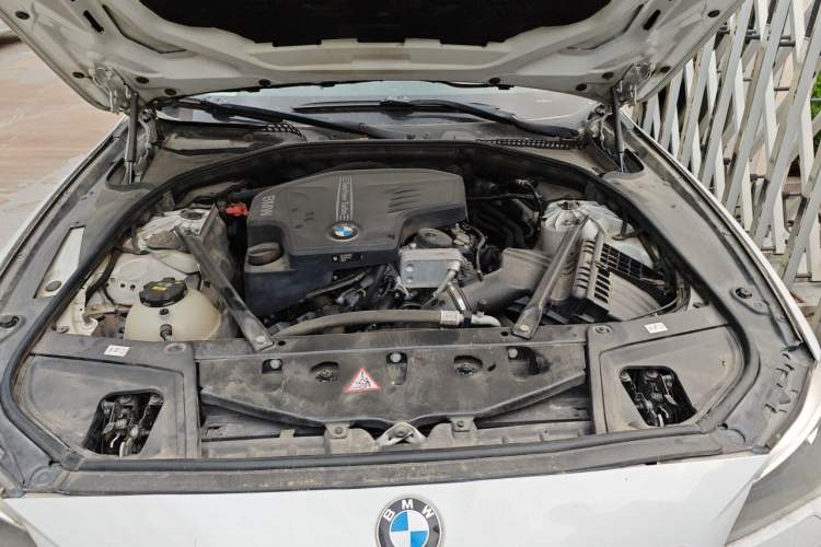 Used BMW 5 Series 2014 525Li Luxury Design Package Engine Bay
