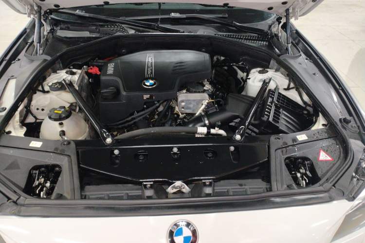 Used BMW 5 Series 2014 525Li Luxury Design Package Engine Bay