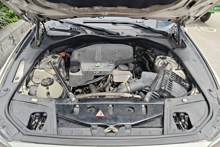 Used BMW 5 Series 2014 525Li Luxury Design Package Engine Bay