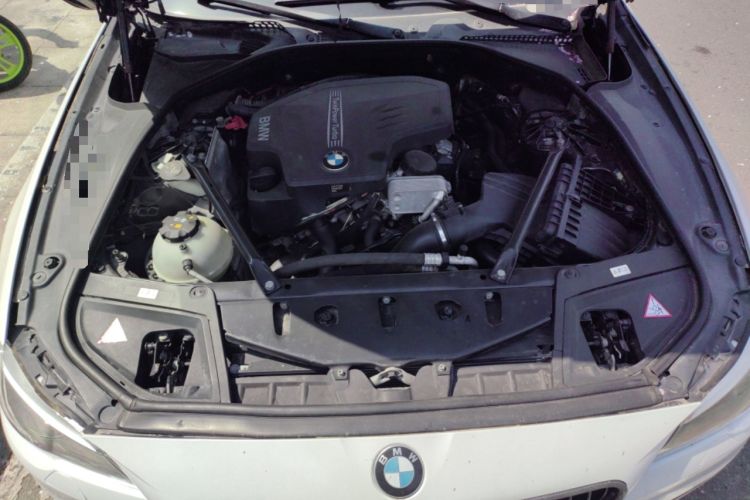 Used BMW 5 Series 2014 520Li Elegant Model Engine Bay