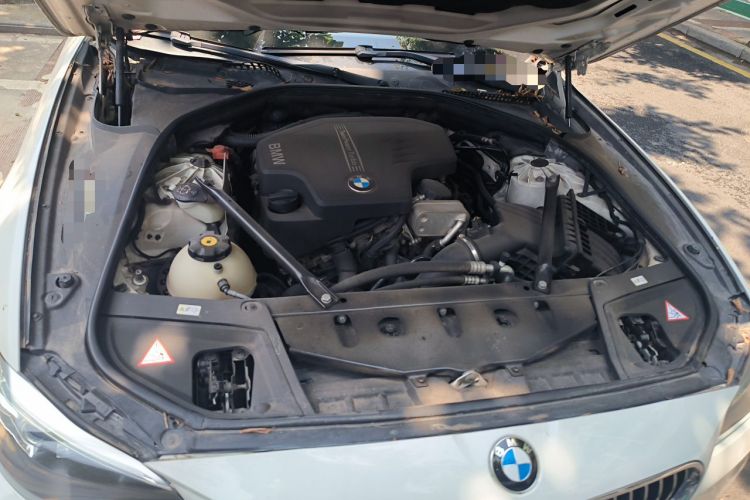 Used BMW 5 Series 2014 520i Elegant Edition Engine Bay