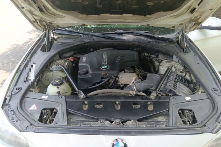 Used BMW 5 Series 2014 528Li Leading Model Engine Bay