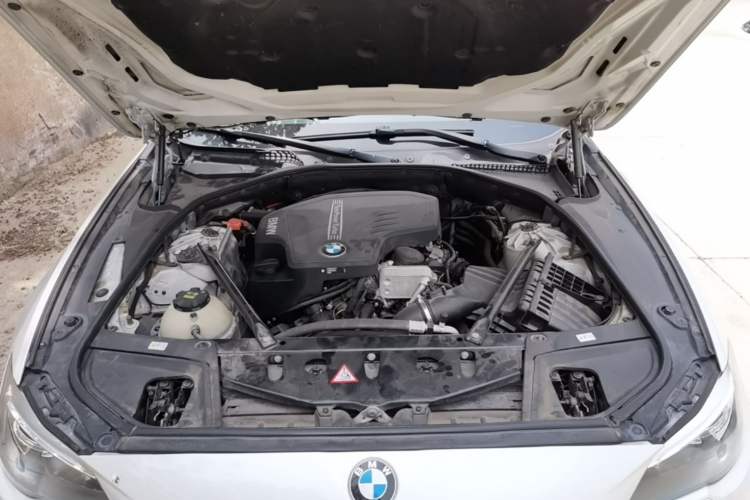 Used BMW 5 Series 2014 525Li Luxury Design Package Engine Bay