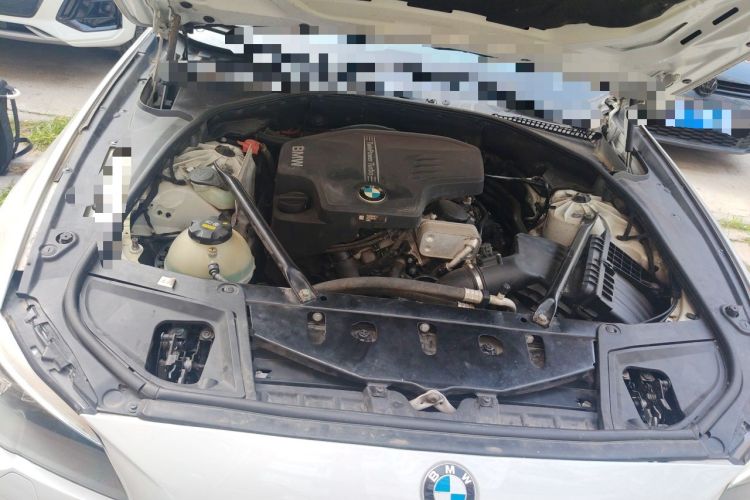 Used BMW 5 Series 2014 525Li Luxury Design Package Engine Bay