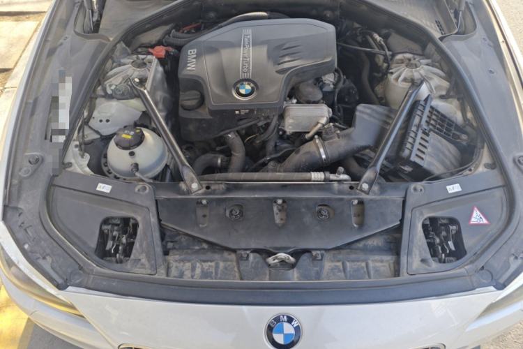 Used BMW 5 Series 2014 525Li Leading Model Engine Bay