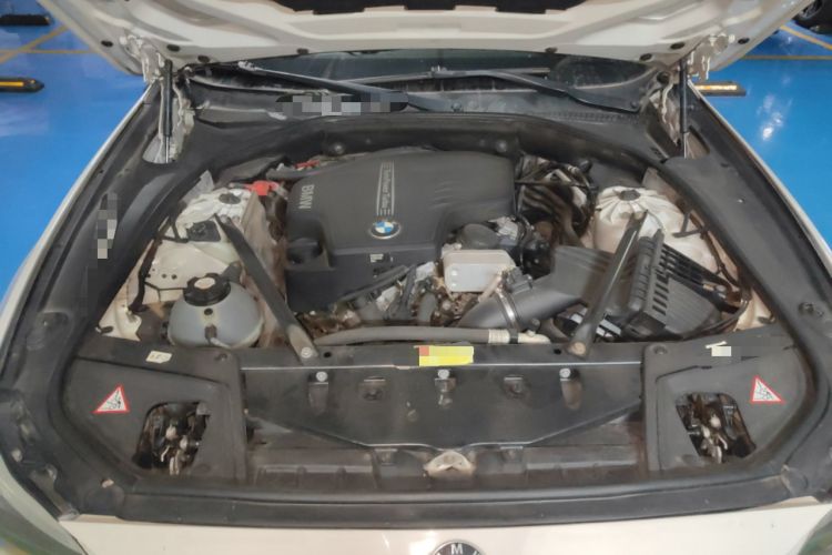 Used BMW 5 Series 2014 520Li Elegant Model Engine Bay