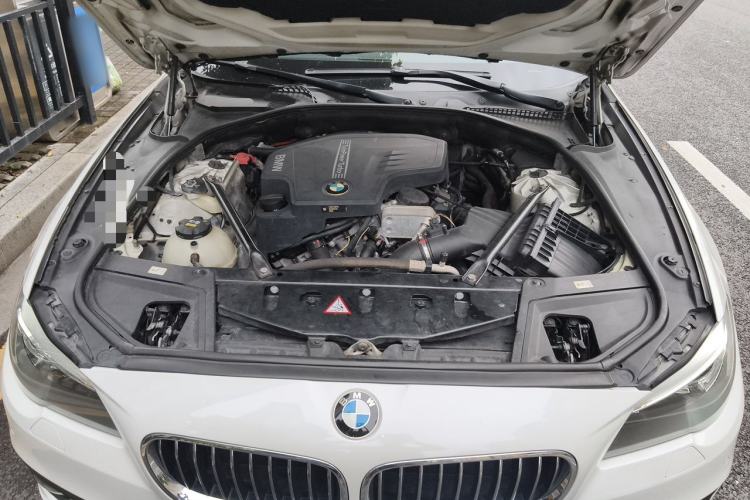 Used BMW 5 Series 2014 528Li Leading Model Engine Bay