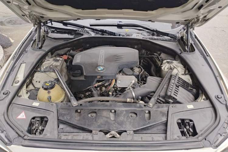 Used BMW 5 Series 2014 525Li Luxury Design Package Engine Bay