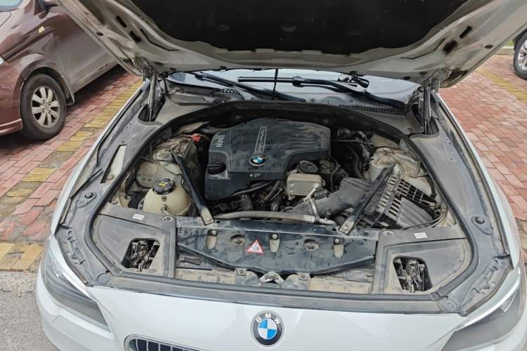 Used BMW 5 Series 2014 525Li Luxury Design Package Engine Bay