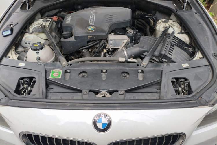 Used BMW 5 Series 2014 525Li Luxury Design Package Engine Bay