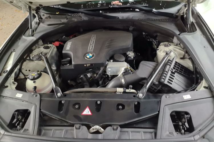 Used BMW 5 Series 2014 520Li Elegant Model Engine Bay