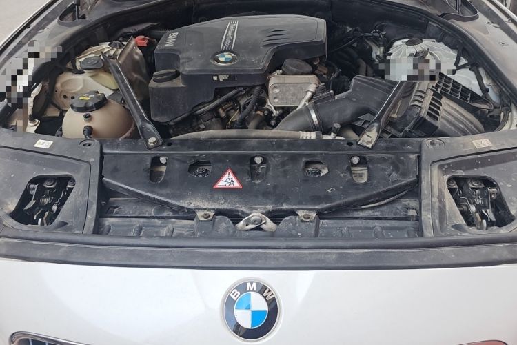 Used BMW 5 Series 2014 525Li Leading Model Engine Bay