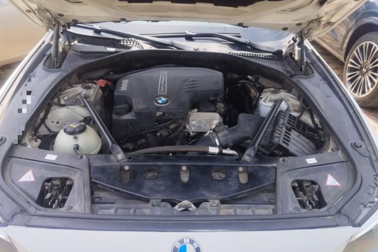 Used BMW 5 Series 2014 528Li Leading Model Engine Bay