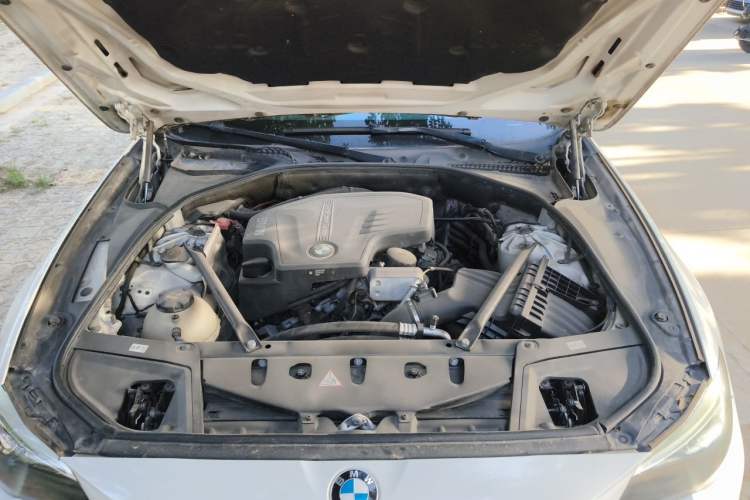 Used BMW 5 Series 2014 525Li Luxury Design Package Engine Bay