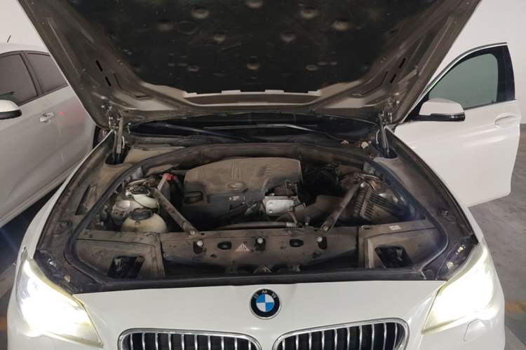 Used BMW 5 Series 2014 525Li Luxury Design Package Engine Bay