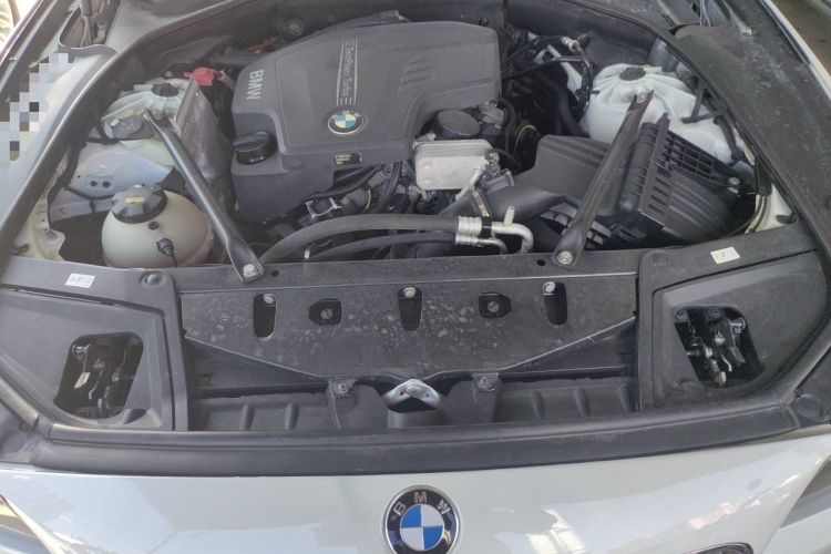 Used BMW 5 Series 2014 525Li Luxury Design Package Engine Bay