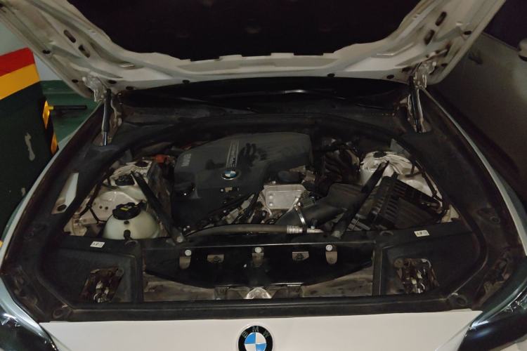Used BMW 5 Series 2014 520Li Elegant Model Engine Bay