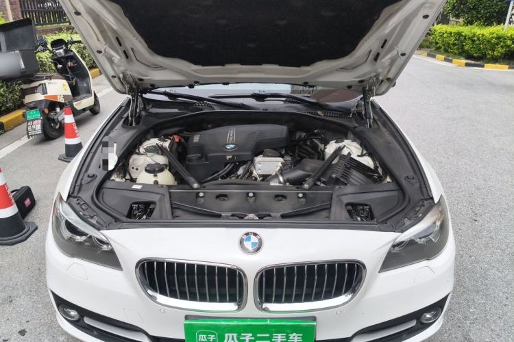 Used BMW 5 Series 2014 525Li Leading Model Engine Bay
