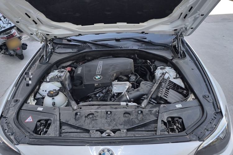 Used BMW 5 Series 2014 525Li Leading Model Engine Bay