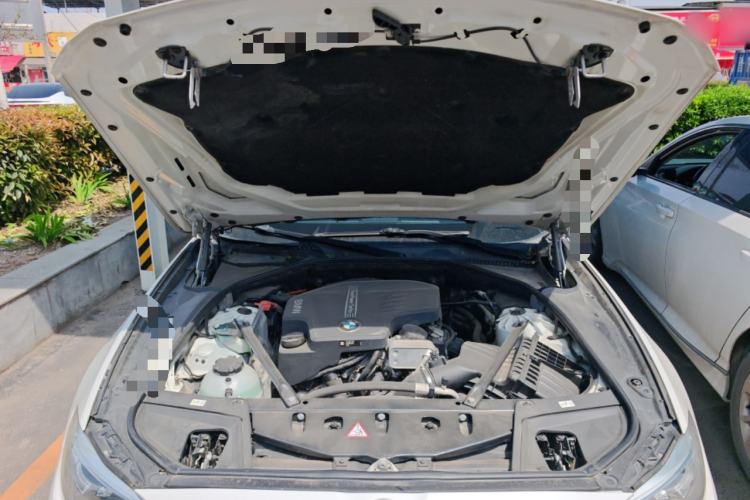 Used BMW 5 Series 2014 520Li Elegant Model Engine Bay