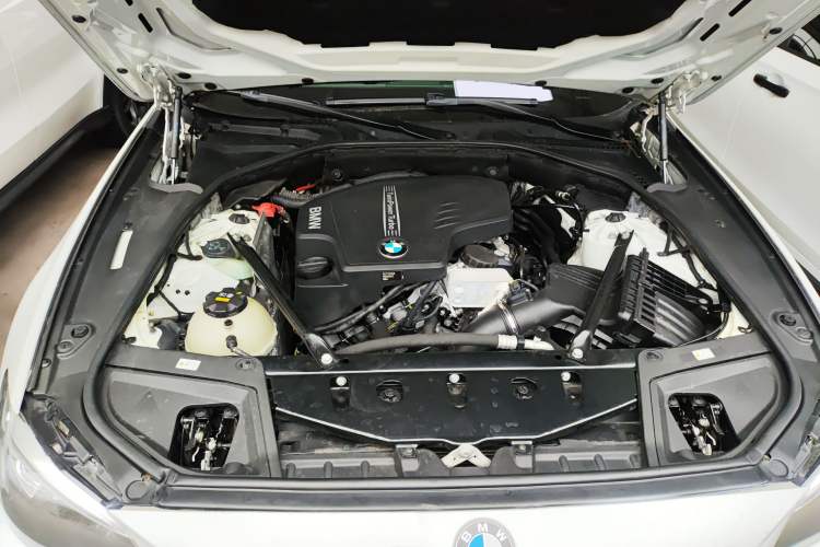 Used BMW 5 Series 2014 525Li Luxury Design Package Engine Bay