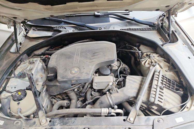 Used BMW 5 Series 2014 525Li Luxury Design Package Engine Bay