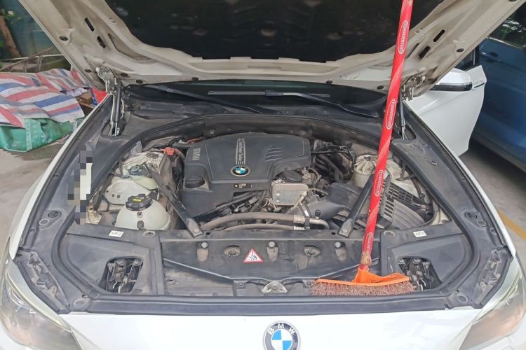 Used BMW 5 Series 2014 525Li Luxury Design Package Engine Bay