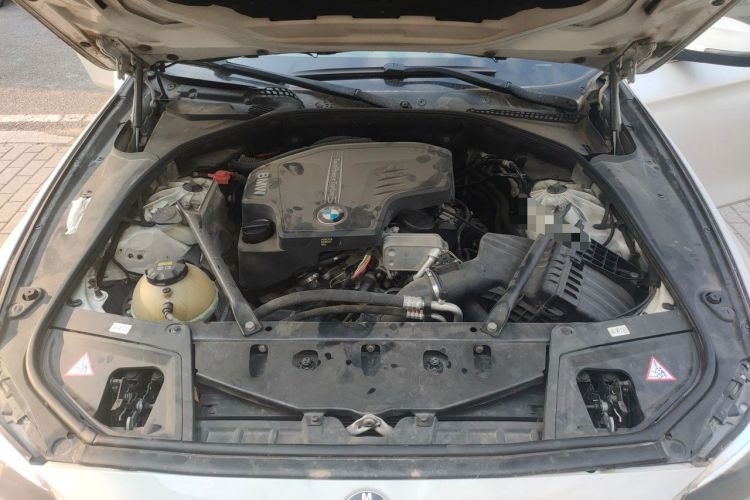 Used BMW 5 Series 2014 528Li Leading Model Engine Bay