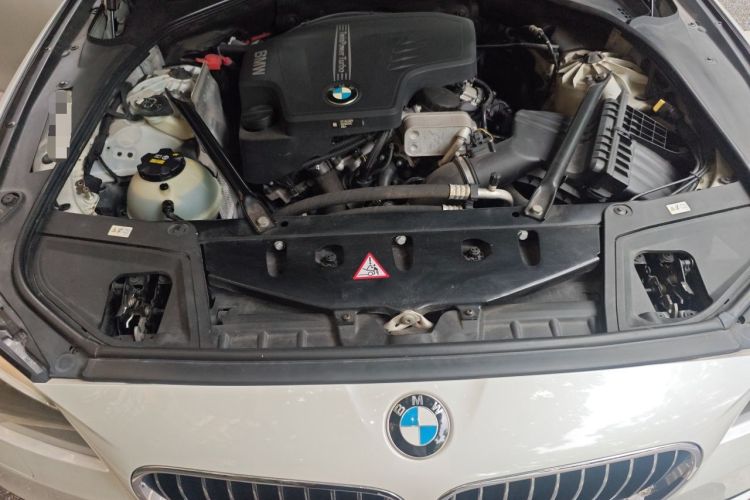 Used BMW 5 Series 2014 528Li Leading Model Engine Bay
