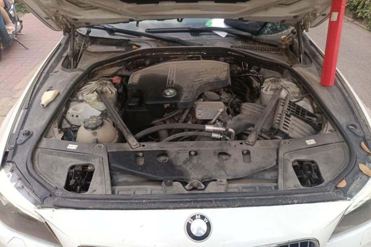 Used BMW 5 Series 2014 528Li Leading Model Engine Bay