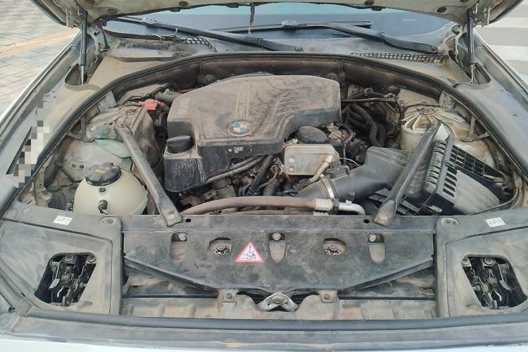 Used BMW 5 Series 2014 525Li Leading Model Engine Bay