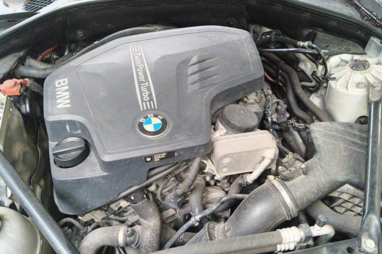 Used BMW 5 Series 2014 525Li Luxury Design Package Engine Bay