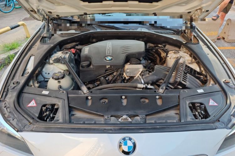 Used BMW 5 Series 2014 525Li Luxury Design Package Engine Bay