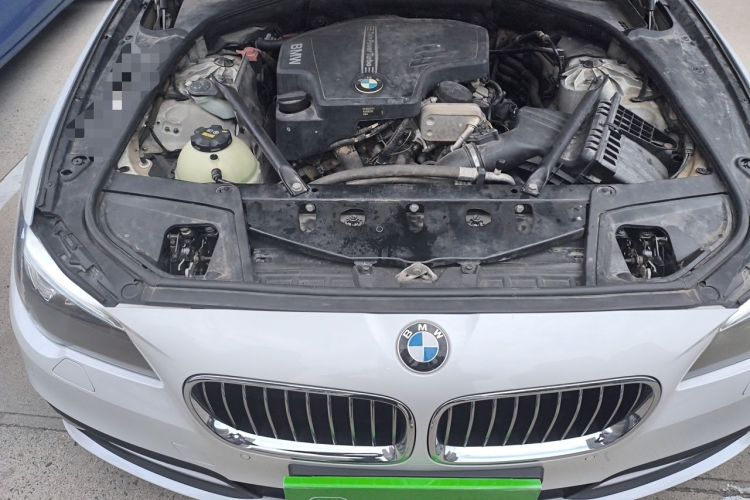 Used BMW 5 Series 2014 525Li Leading Model Engine Bay