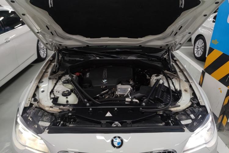 Used BMW 5 Series 2014 525Li Luxury Design Package Engine Bay