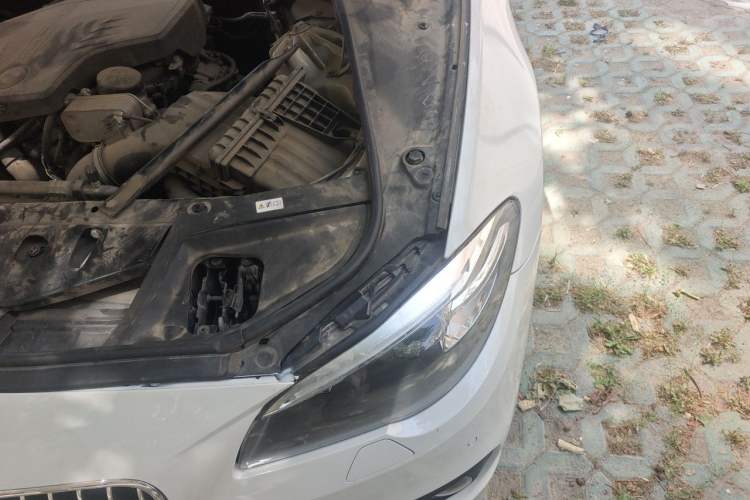 Used BMW 5 Series 2014 520Li Elegant Model Engine Bay Left